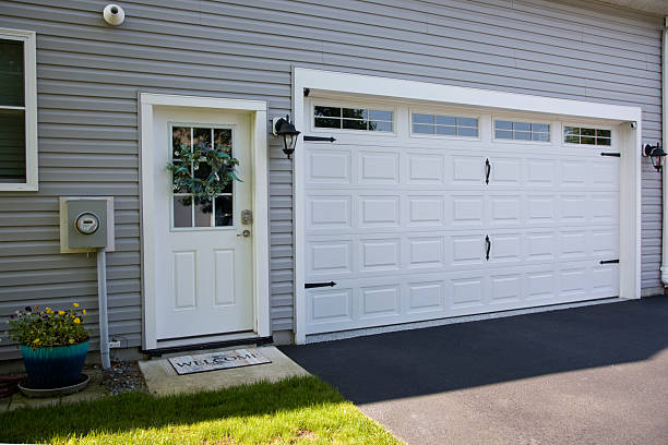 24/7 Emergency Garage Door Panel Replacement experts in Roscommon County County, MI